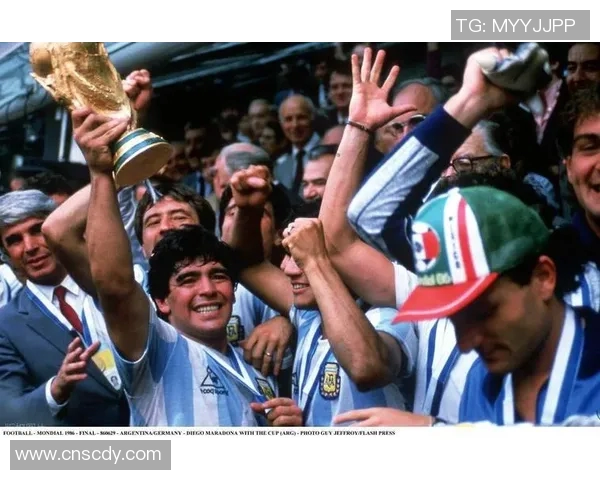 东欧现役足球球星的辉煌舞台与他们在国际赛场上的传奇征程